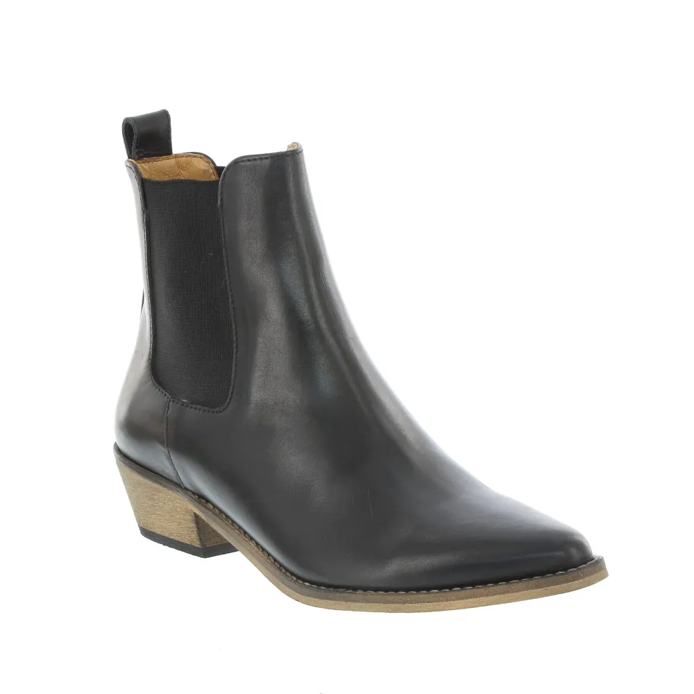 Boot Ivy Lee 'Stella' / Black w Antique Sole