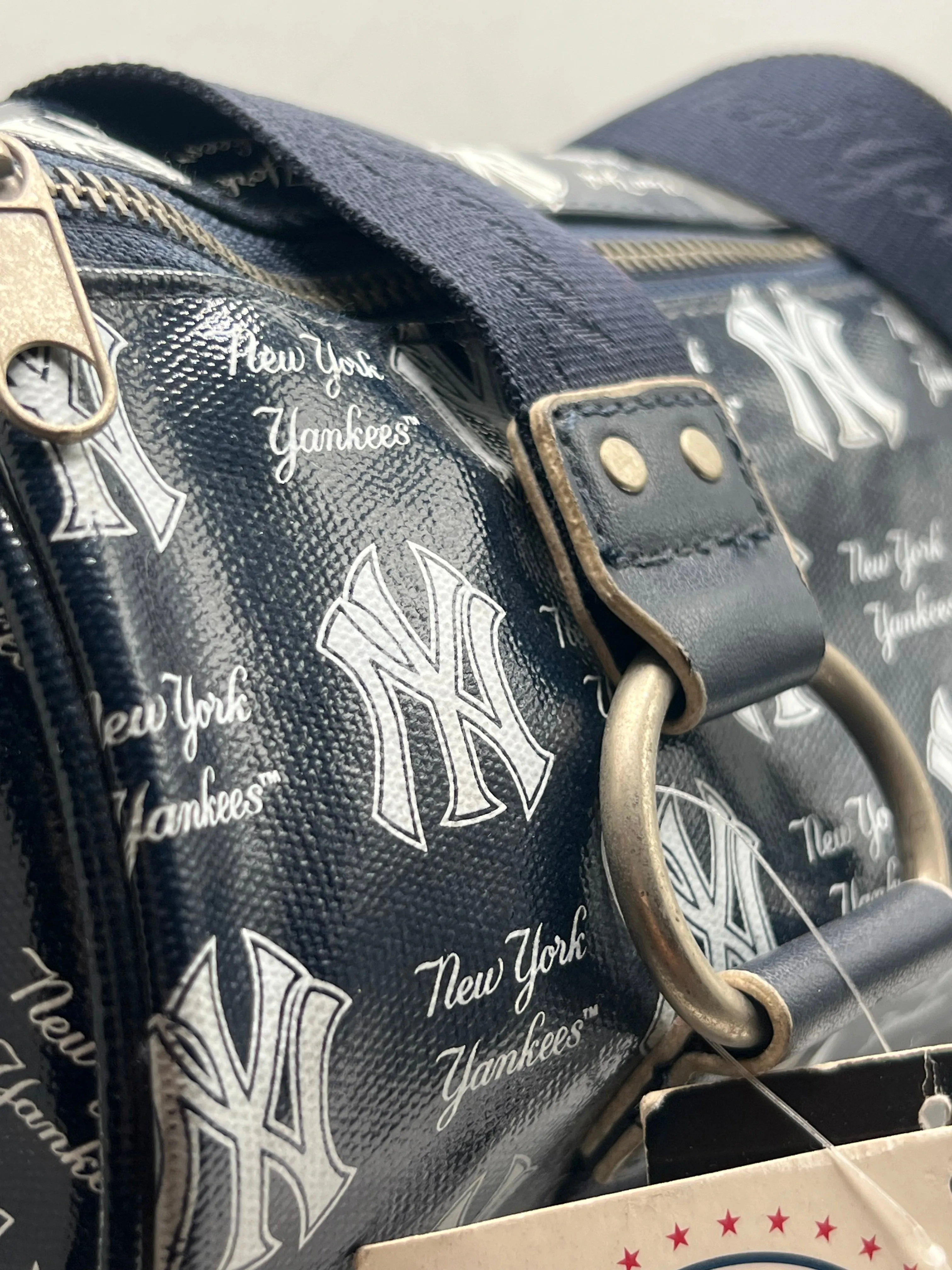 New York Yankees MLB Genuine Merchandise Round Cylinder Handbag