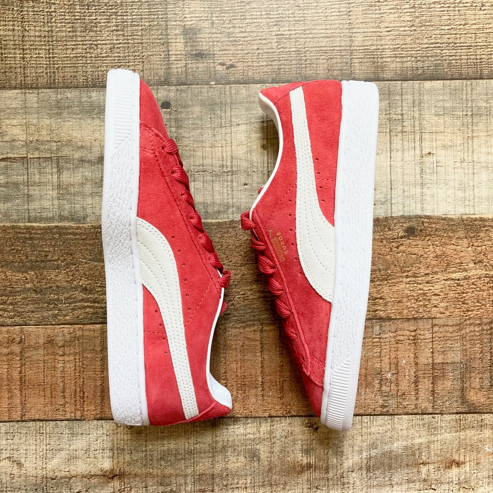 Puma Suede Classic XXI Red MEN'S Sneakers- Size 11.5 (LIKE NEW)