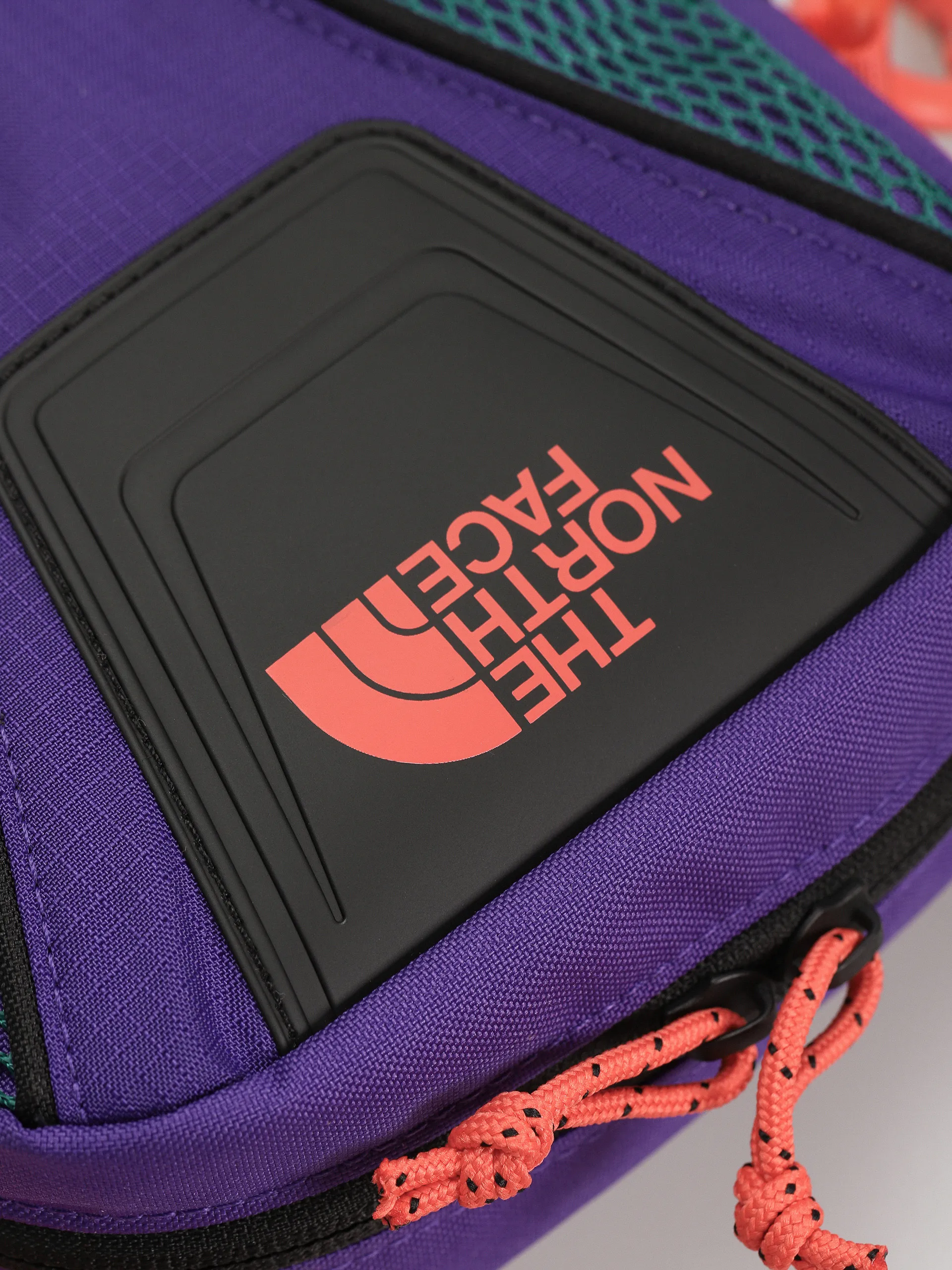 The North Face Bag Y2K Shoulder Bag (tnf purple/tnf green/ra)